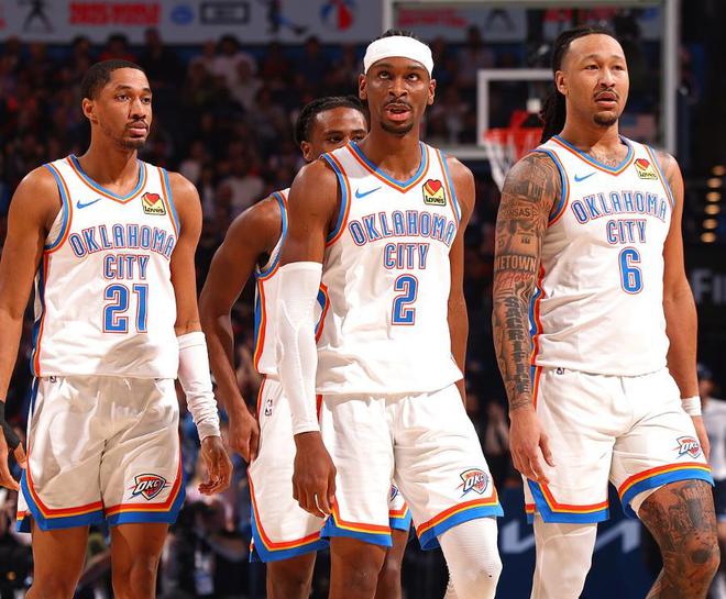 NBA 季后赛西部半决赛 G2：雷霆大胜掘金，五人满分表现成焦点