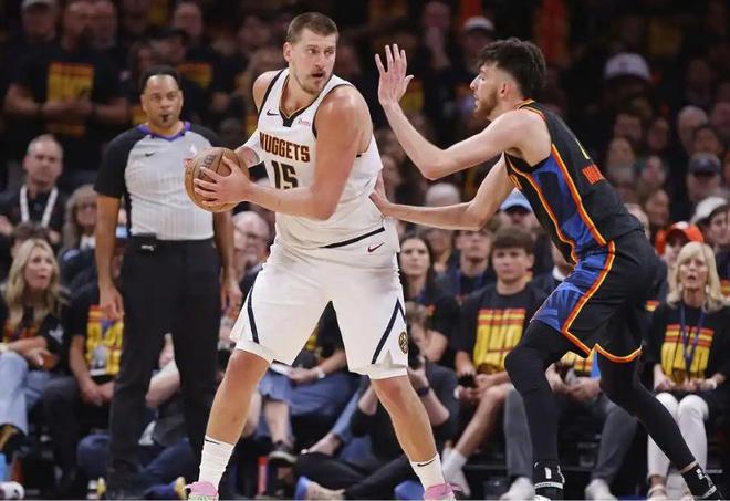 NBA 季后赛西部半决赛 G2：雷霆大胜掘金，五人满分表现成焦点