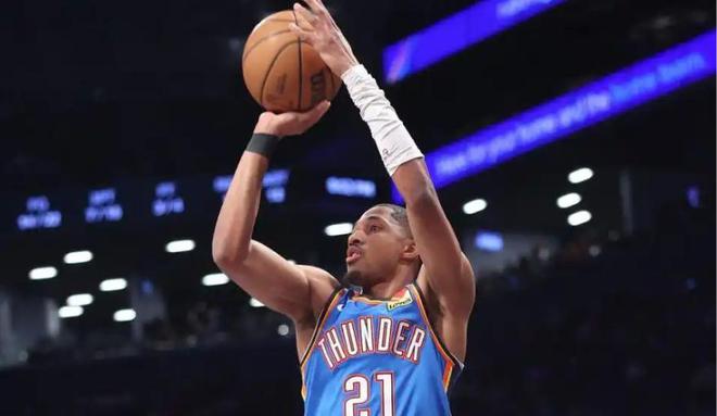 NBA 季后赛西部半决赛 G2：雷霆大胜掘金，五人满分表现成焦点