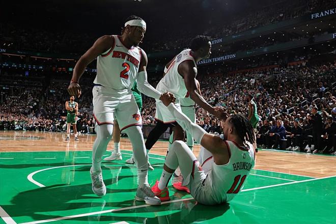 NBA东部半决赛G2：尼克斯惊天逆转，麦克布莱德表现出色