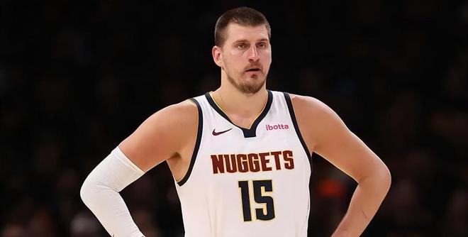 NBA 半决赛焦点对决：雷霆主场大爆发，掘金客场遇挑战