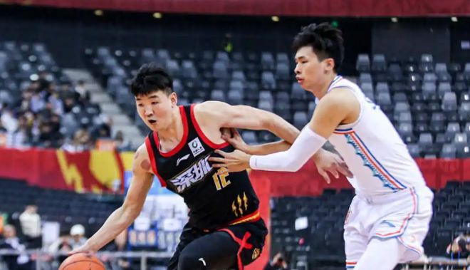 深圳男篮24 - 25赛季表现不佳，顾全合同到期去向成疑