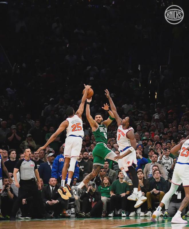 NBA季后赛次轮前两场！塔图姆低迷，双探花三分球表现尴尬
