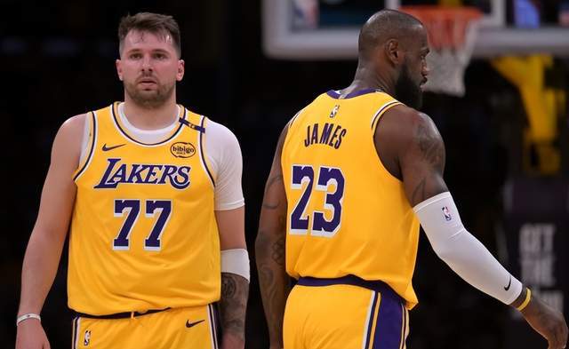 5月9日NBA季后赛激战正酣，史蒂芬-A-史密斯竟喷湖人老大詹姆斯