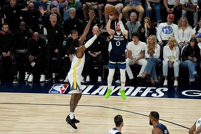 NBA季后赛森林狼胜勇士扳平总比分，唐特-迪温琴佐表现出色