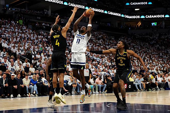NBA 季后赛森林狼胜勇士扳平总比分，纳兹 - 里德表现出色