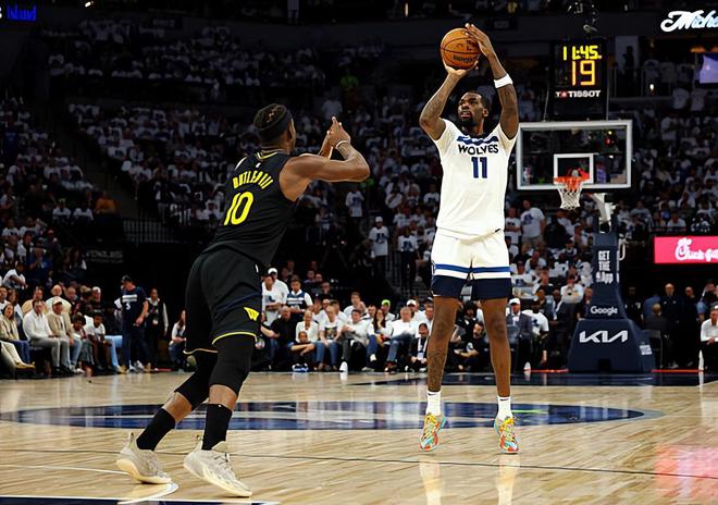NBA 季后赛森林狼胜勇士扳平总比分，纳兹 - 里德表现出色
