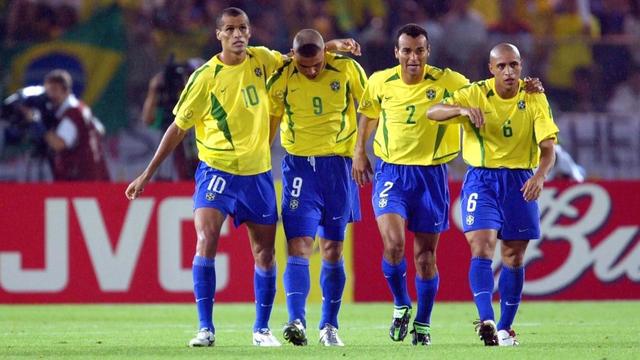 2002年世界杯：巴西队夺冠之路及当年超强阵容解析