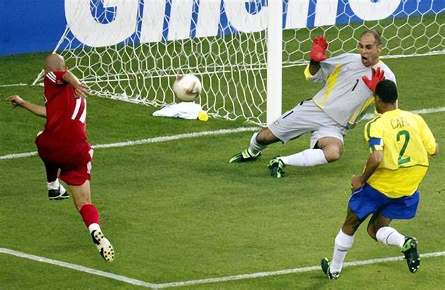 2002年世界杯：巴西队夺冠之路及当年超强阵容解析