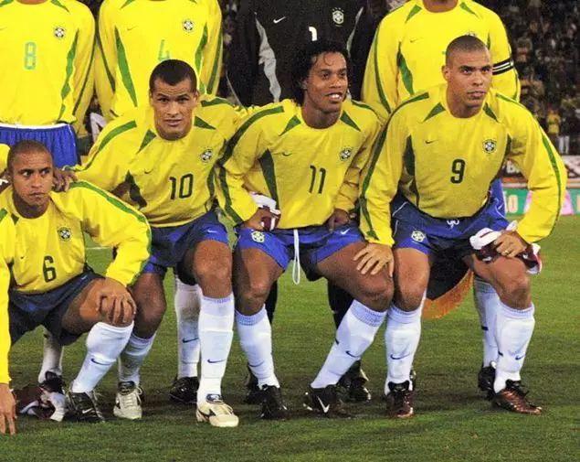 2002年世界杯：巴西队夺冠之路及当年超强阵容解析