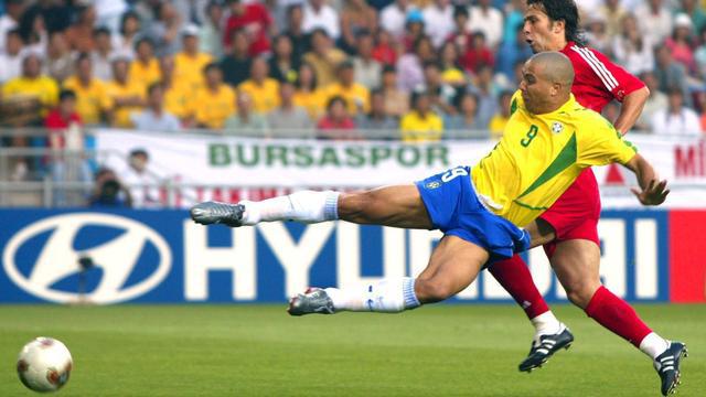 2002年世界杯：巴西队夺冠之路及当年超强阵容解析