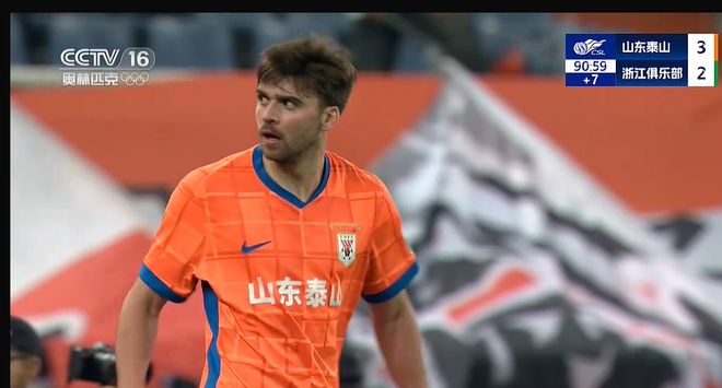 泰山主场4-2击败浙江队终结4轮不胜，崔康熙压力暂缓