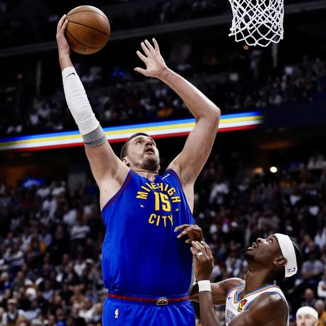 今日NBA西部半决赛G3：掘金逆转雷霆，约基奇低效却伟大创历史