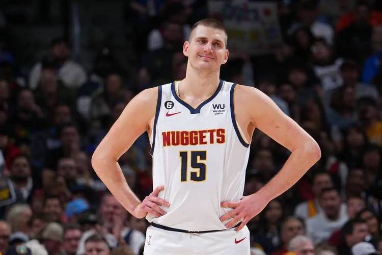 今日NBA西部半决赛G3：掘金逆转雷霆，约基奇低效却伟大创历史