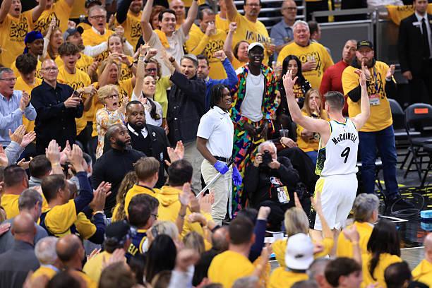 NBA 东部半决赛 G3：骑士扳平总比分，麦康奈尔表现出色引关注