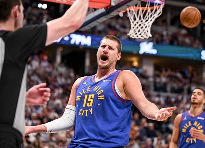 5月11日NBA官方公布雷霆vs掘金G3最后两分钟报告，掘金因漏判吃亏