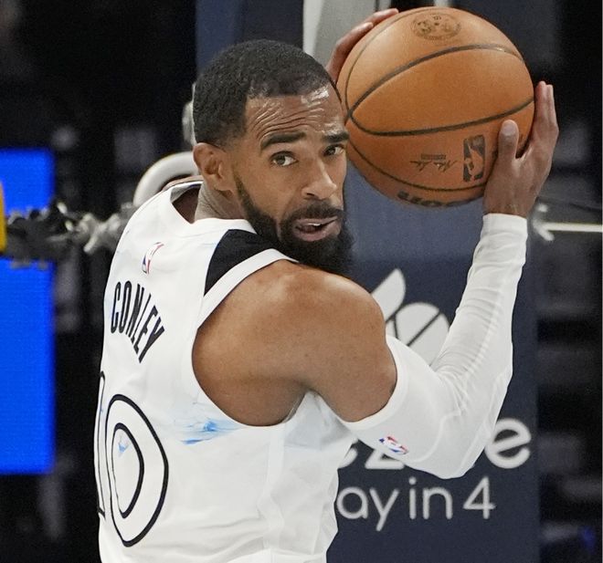NBA季后赛西部半决赛G3：森林狼102-97胜勇士，全场亮点十足