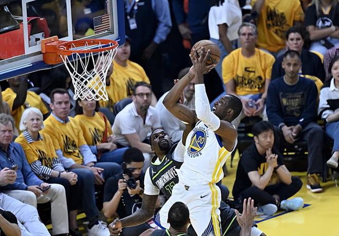 NBA西部半决赛森林狼两连胜占优，勇士库明加表现获肯定