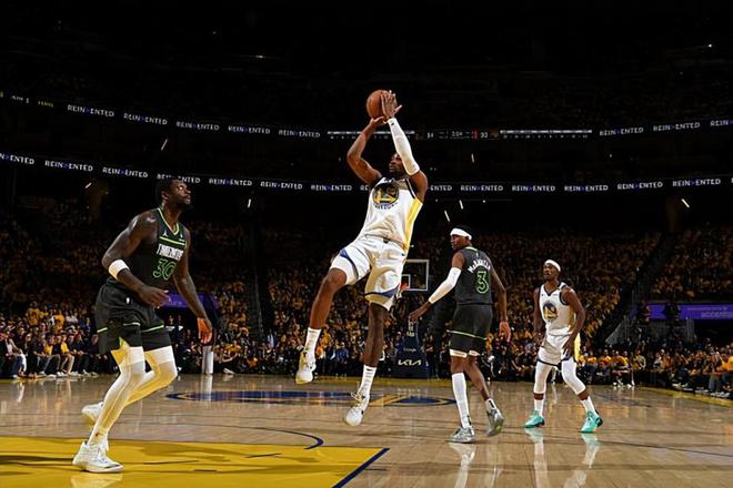 NBA西部半决赛森林狼两连胜占优，勇士库明加表现获肯定