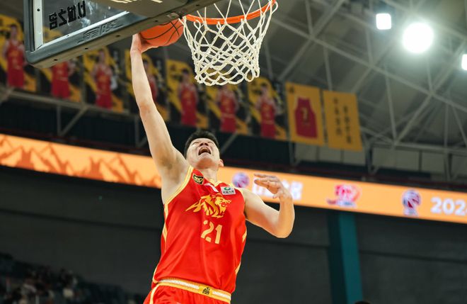 2024-25赛季CBA半决赛G1：广厦109-90大胜辽宁，胡金秋总得分超越韩德君