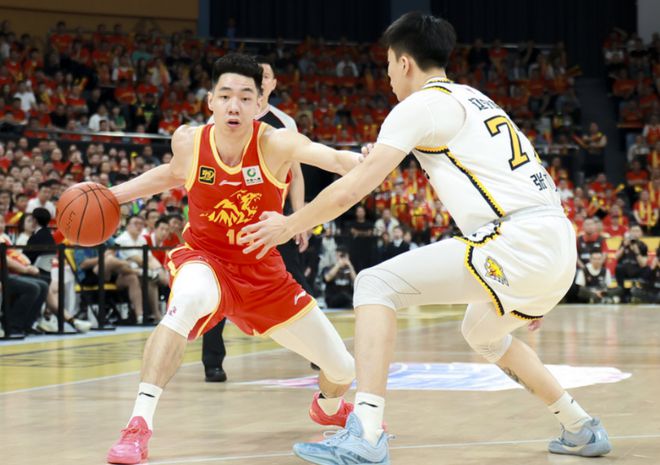 2024-25赛季CBA半决赛G1：广厦109-90大胜辽宁，胡金秋总得分超越韩德君